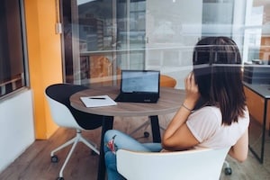 woman-on-a-call-in-office