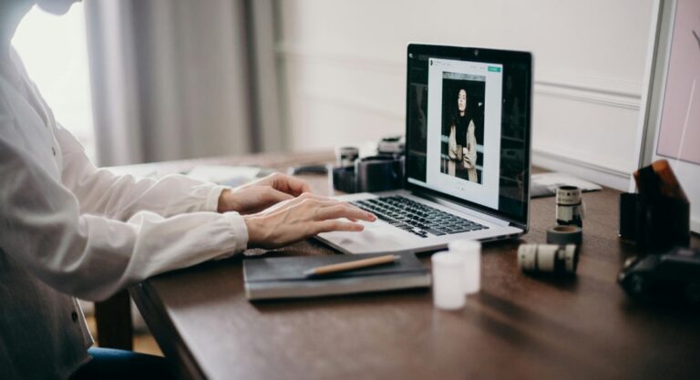 6 Tips on Turning Your About Page into a Client-Attracting Machine | The Breezy Company